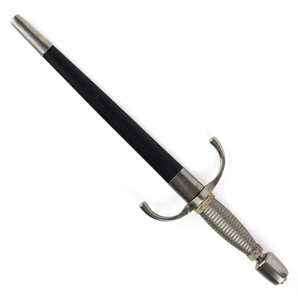 Kit Harington Jon Snow Dagger Used on Daenerys