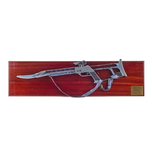 Star Trek Nemesis Reman Rifle Prop with Display
