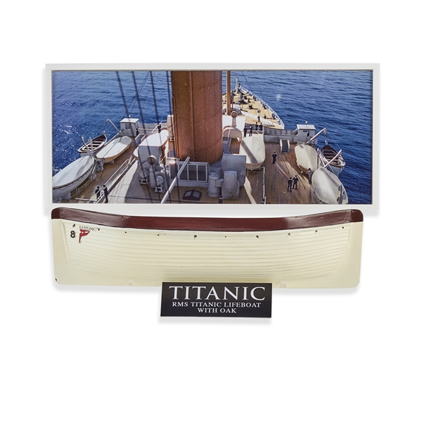 Titanic Lifeboat & Oar Miniature Reference Model