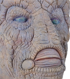 Alien Drac Creature Head Prop from Enemy Mine