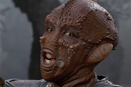Alien Drac Creature Head Prop from Enemy Mine