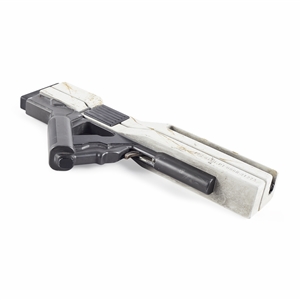 Shailene Woodley Rifle from Divergent: Allegiant