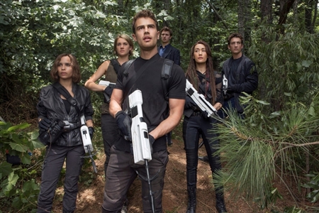 Shailene Woodley Rifle from Divergent: Allegiant